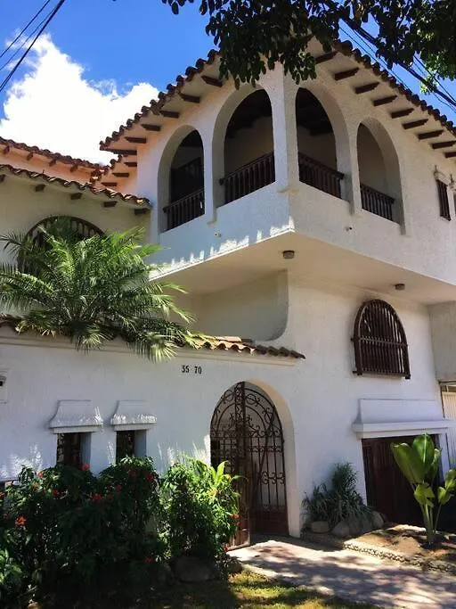 Colonial Villa In Laureles, Unique&Special House Medellín 0*,